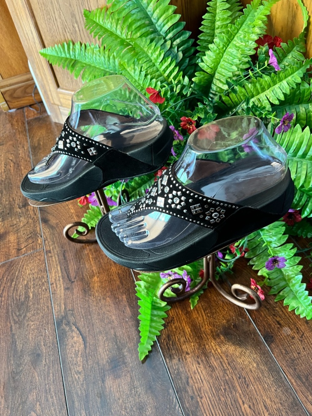 Fitflop Black Studded Thong Sandals - Size 6 - Picture 4 of 11